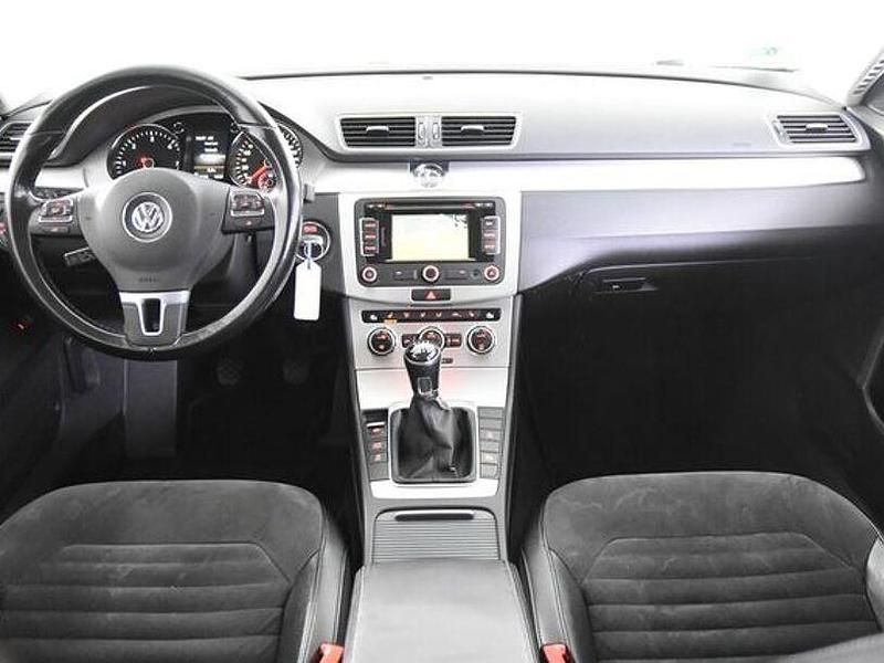 Gebraucht VW Passat Highline 140 PS (102 kW) 2014 Grau Kombi