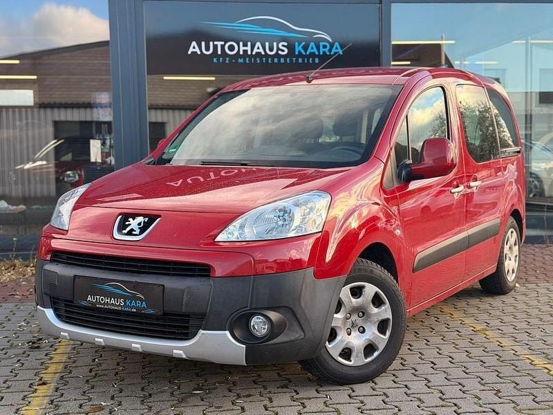 Rot Gebraucht 2008 Peugeot Partner Tepee Tendance Van / Kleinbus | 3.499 € (Guter Preis) - Bild 1/4
