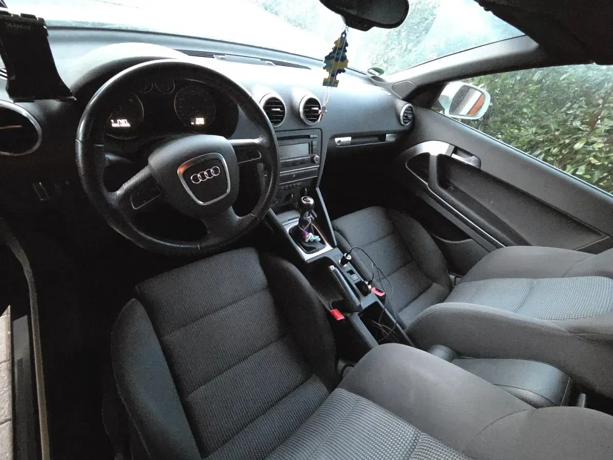 Gebraucht Audi A3 Cabriolet Attraction 105 PS (77 kW) 2010 Weiß Cabrio