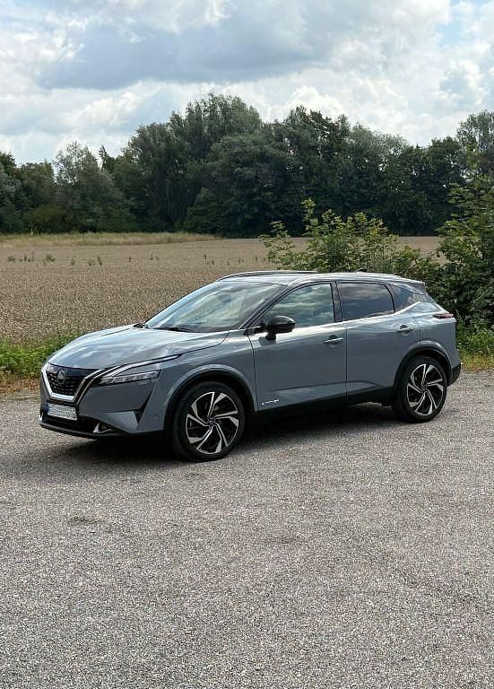 Grau Gebraucht 2023 Nissan Qashqai Tekna+ SUV | 31.499 € (Fairer Preis) - Bild 1/4