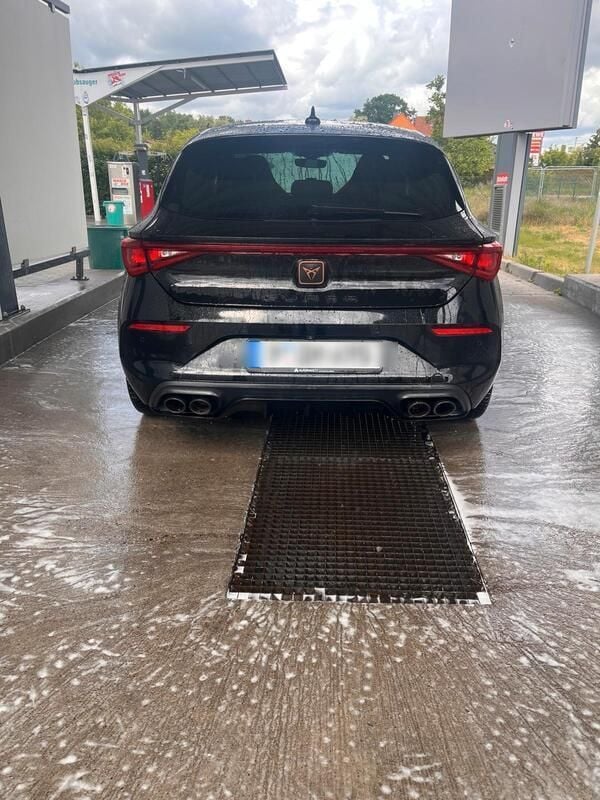 Schwarz Gebraucht 2022 Cupra Leon VZ Limousine | 27.000 € (Superpreis) - Bild 1/4
