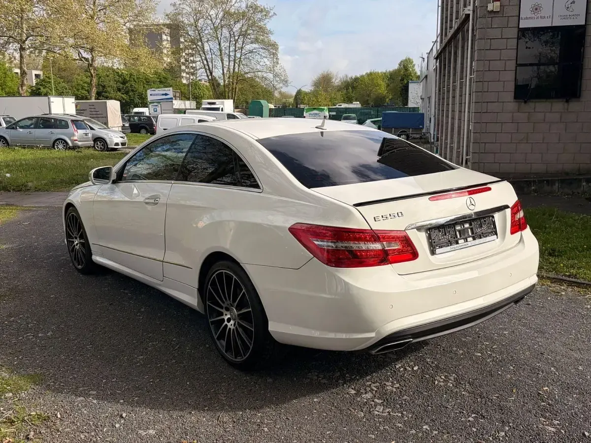 Gebraucht Mercedes E50 AMG AMG 387 PS (284 kW) 2009 Weiß Limousine