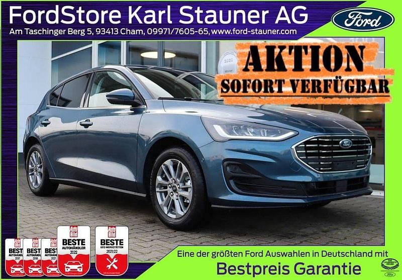 Chrome blue metallic Neu 2025 Ford Focus Titanium Limousine | 29.480 € (Guter Preis) - Bild 1/4