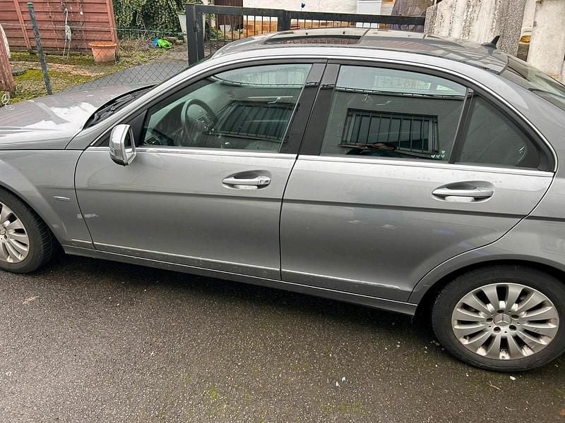 Gebraucht Mercedes C200 184 PS (135 kW) 2010 Grau Limousine
