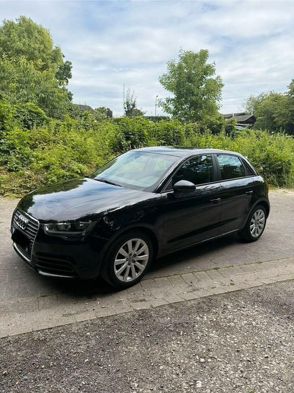 Schwarz Gebraucht 2014 Audi A1 Sportback Attraction Kleinwagen | 9.800 € (Fairer Preis) - Bild 1/4