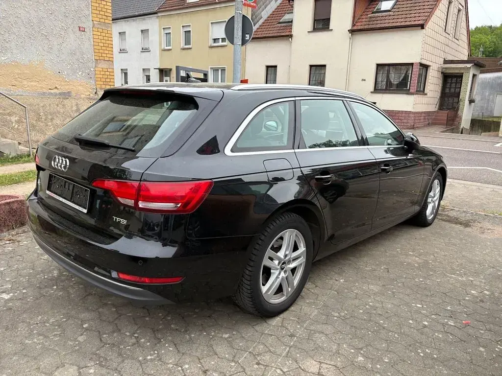 Gebraucht Audi A4 Sport 150 PS (110 kW) 2017 Schwarz Kombi