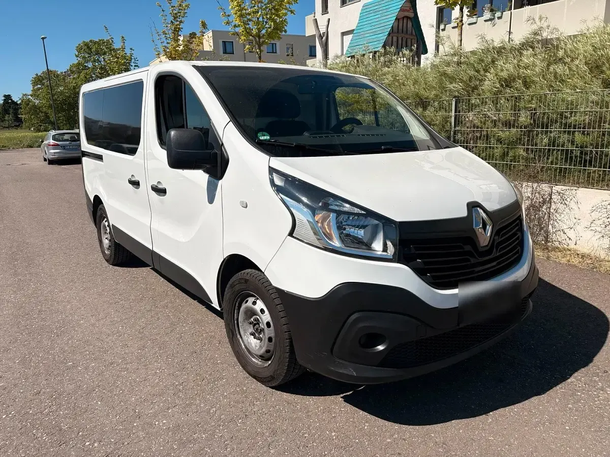 Second-hand Renault Trafic 120 CP (88 kW) 2018 Alb Monovolum