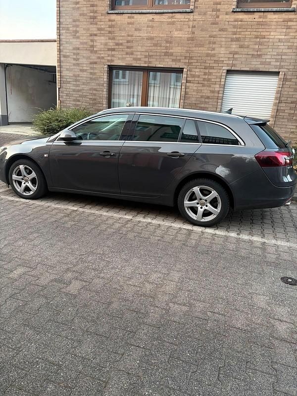 Gebraucht Opel Insignia 170 PS (125 kW) 2015 Grau Kombi
