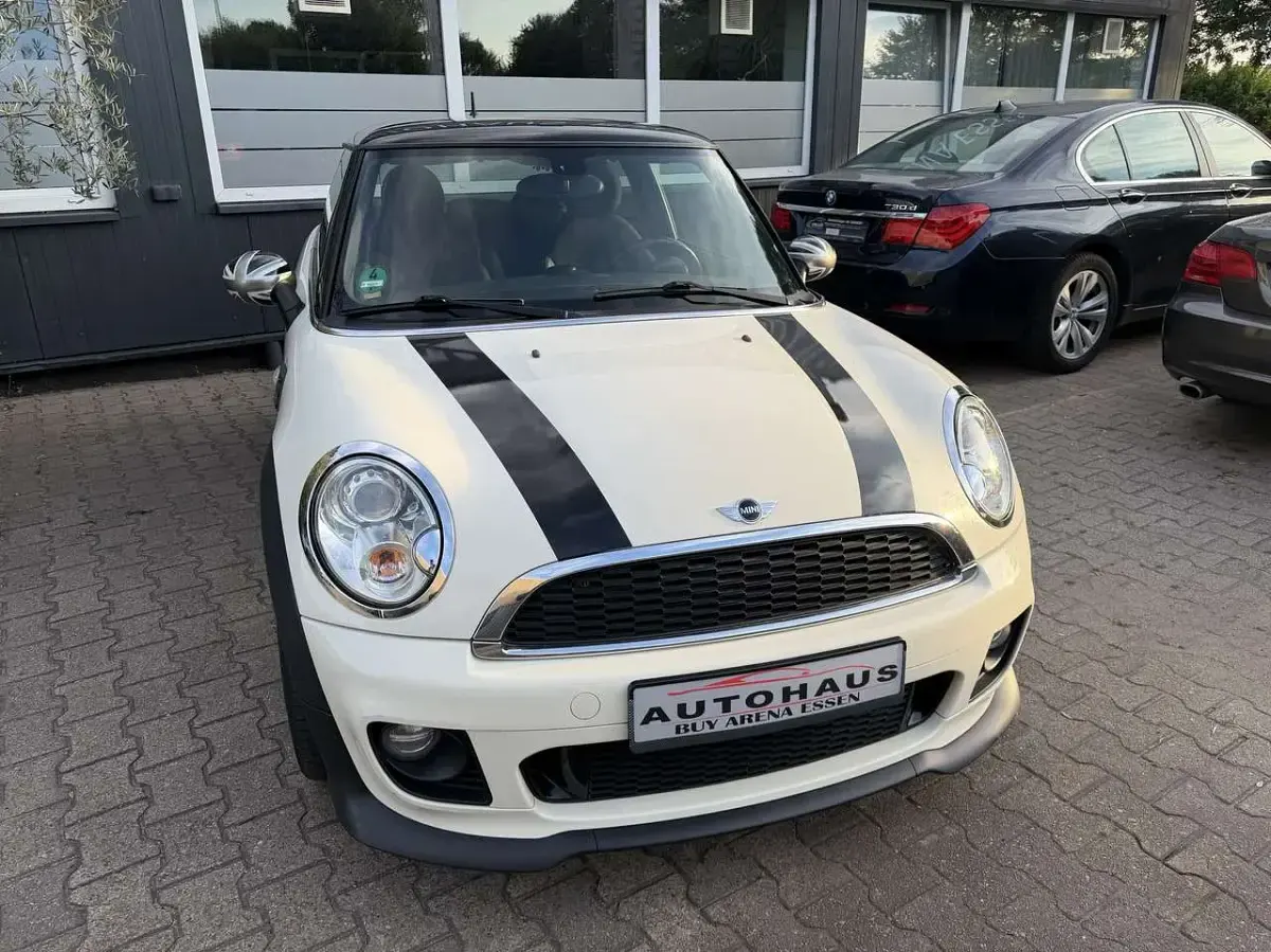 Gebraucht Mini John Cooper Works Chili 122 PS (89 kW) 2011 Pepper white Kleinwagen