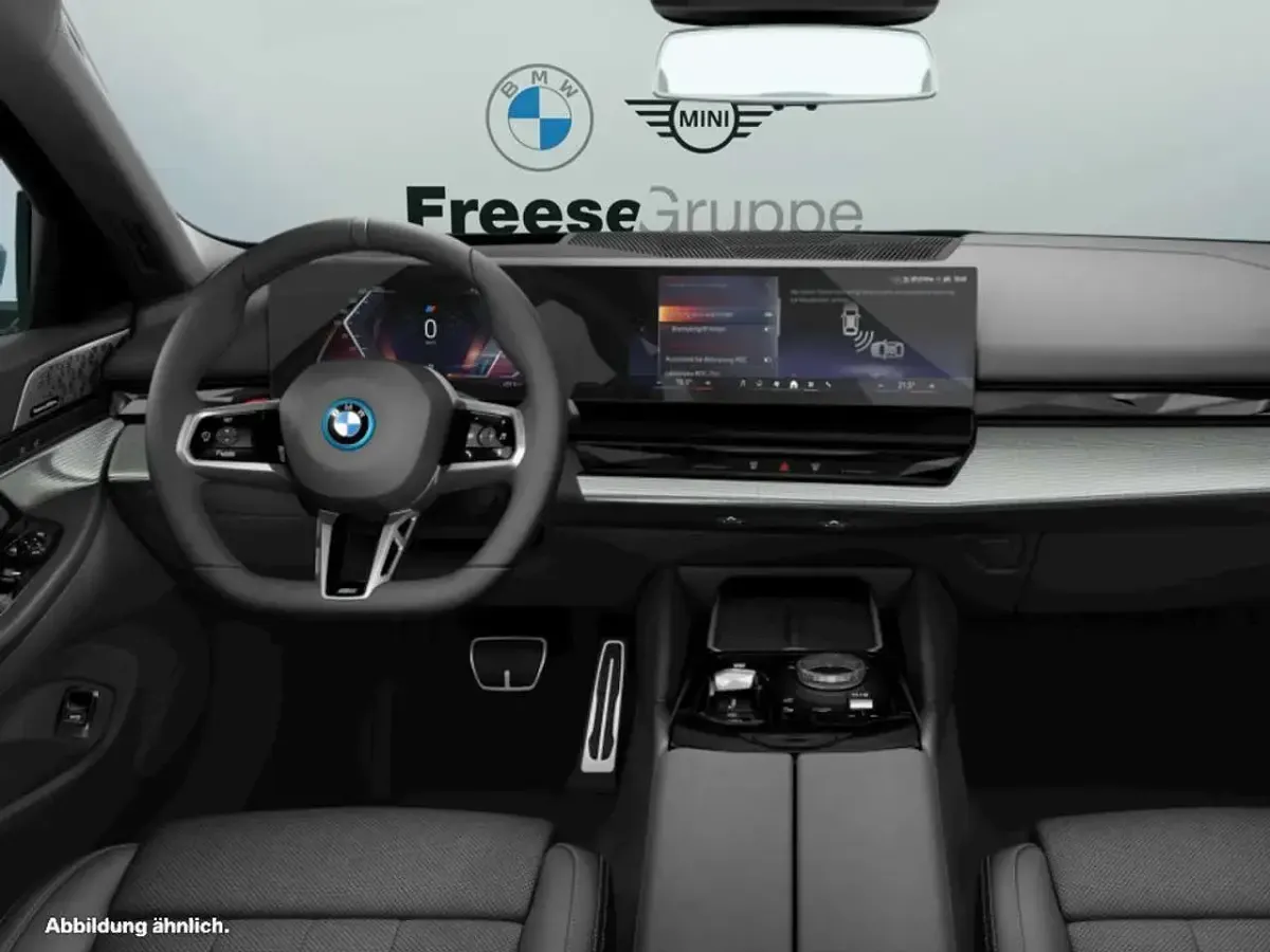 Neu BMW i5 M Sport 250 kW (340 PS) 2026 Grün Limousine