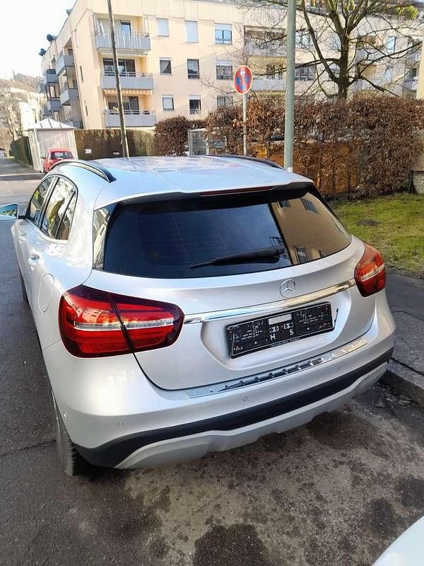 Gebraucht Mercedes GLA220 184 PS (135 kW) 2019 Silber SUV