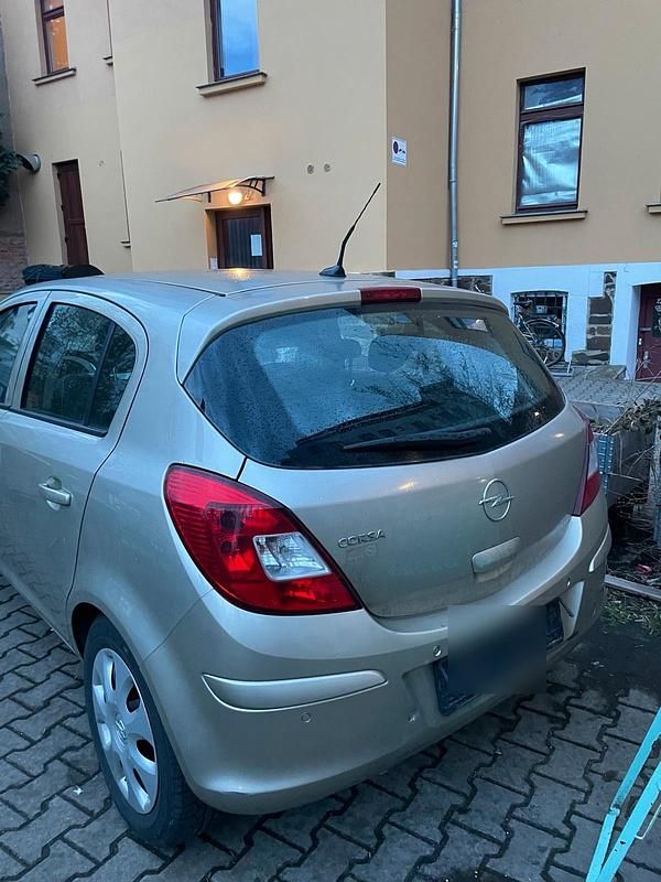 Gebraucht Opel Corsa 80 PS (58 kW) 2009 Gold Kleinwagen