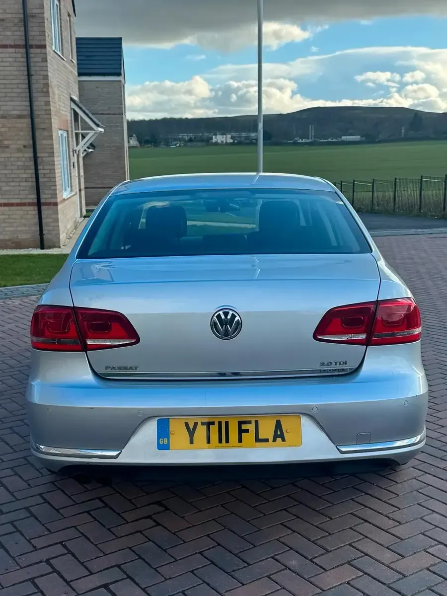 Gebraucht VW Passat 140 PS (102 kW) 2011 Silber Limousine