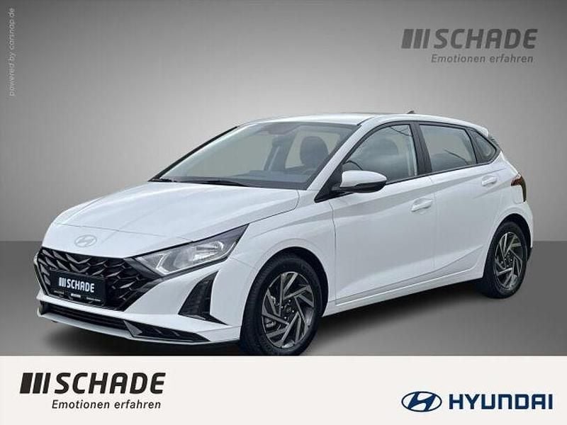 Weiß Gebraucht 2025 Hyundai i20 Trend Limousine | 18.790 € (Guter Preis) - Bild 1/4