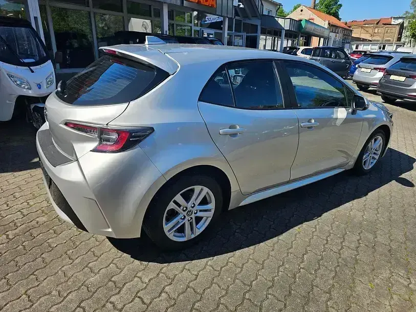 Gebraucht Toyota Corolla Comfort 116 PS (85 kW) 2019 Silber Limousine