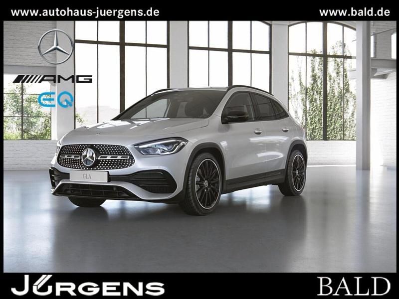 Weiss digitalweiß Gebraucht 2020 Mercedes GLA250 AMG SUV | 34.840 € (Fairer Preis) - Bild 1/4