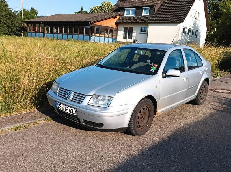 Silber Gebraucht 2004 VW Bora Limousine | 850 € (Superpreis) - Bild 1/4