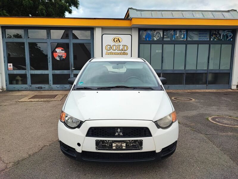 Weiß Gebraucht 2010 Mitsubishi Colt Edition Van / Kleinbus | 1.490 € - Bild 1/4
