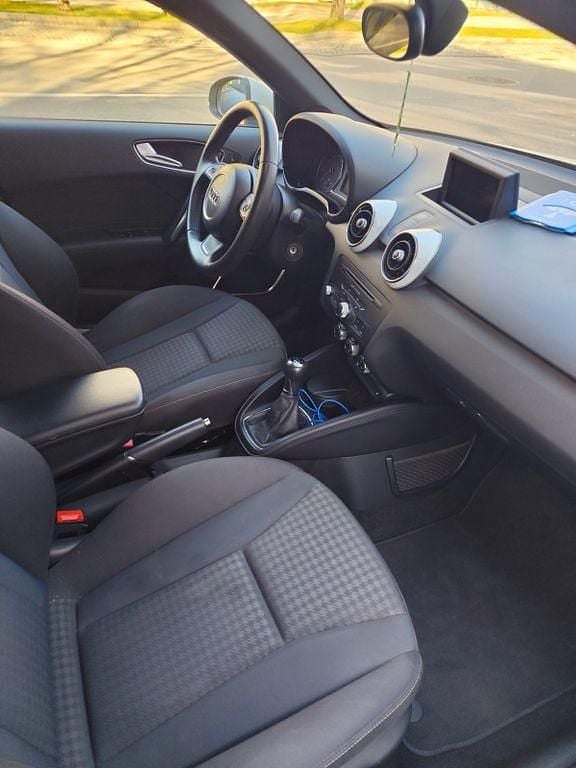 Gebraucht Audi A1 Sportback Ambition 86 PS (63 kW) 2013 Weiß Kleinwagen