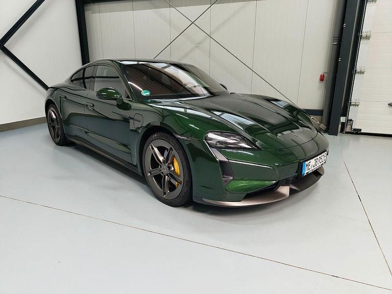 Grün Gebraucht 2024 Porsche Taycan Turbo S Limousine | 224.889 € - Bild 1/4