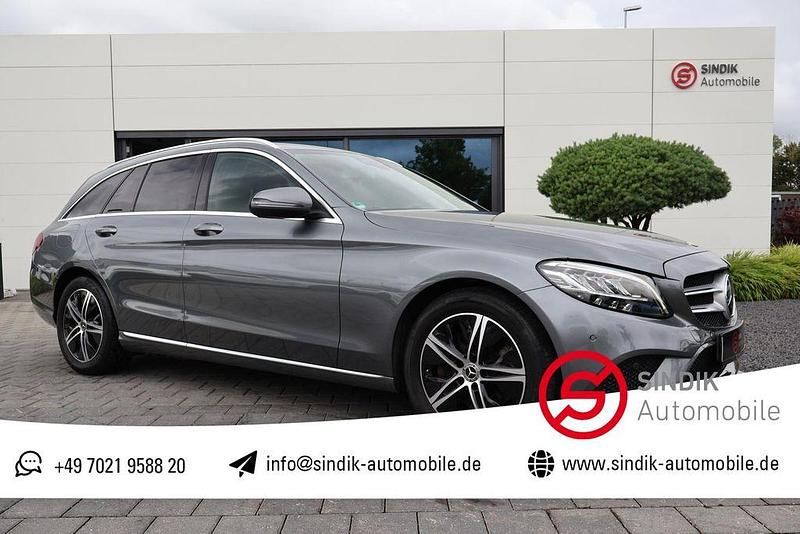 Grau Gebraucht 2019 Mercedes C300 Avantgarde Limousine | 25.790 € (Superpreis) - Bild 1/4