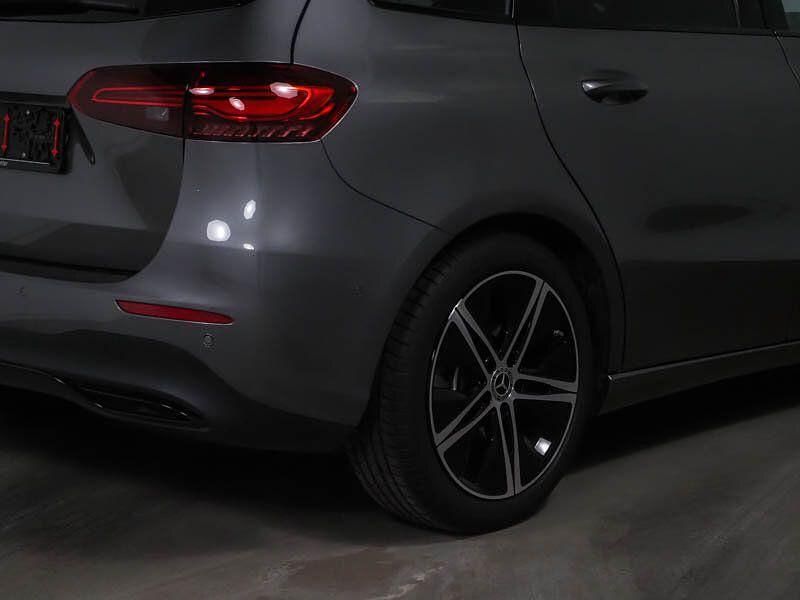 Gebraucht Mercedes B250 Progressive 224 PS (164 kW) 2024 Lack mountaingrau Van / Kleinbus