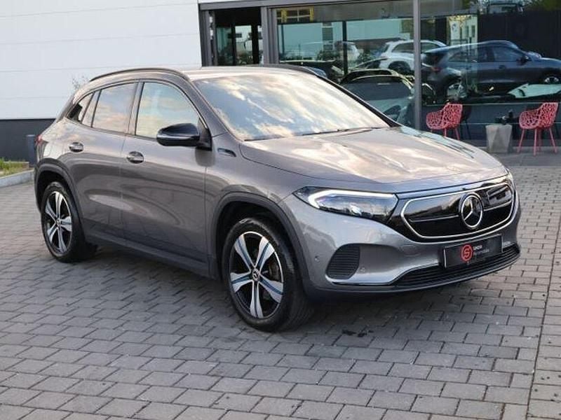 Gebraucht Mercedes EQA300 Electric Art 167 kW (228 PS) 2022 Mountaingrau  met. SUV