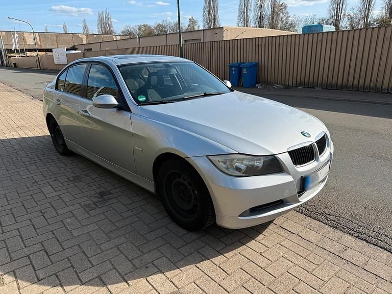 Gebraucht BMW 320 163 PS (119 kW) 2007 Silber Limousine