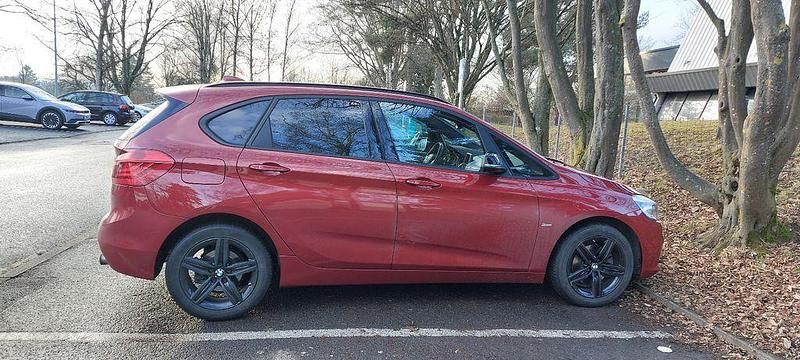 Gebraucht BMW 220 Active Tourer Sport Line 192 PS (141 kW) 2016 Rot Van / Kleinbus