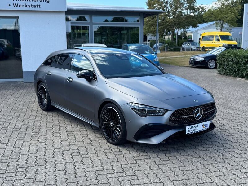 Grau Gebraucht 2024 Mercedes CLA200 Shooting Brake AMG Kombi | 39.950 € - Bild 1/4