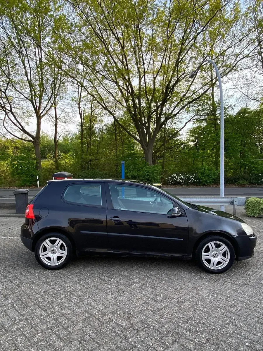Gebraucht VW Golf V 2005 Schwarz Kleinwagen