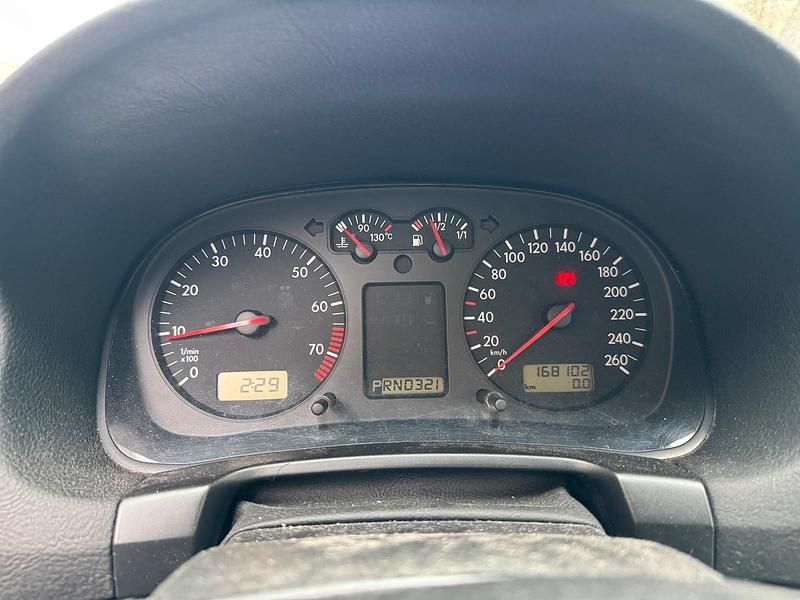 Gebraucht VW Golf III 75 PS (55 kW) 1999 Rot Limousine