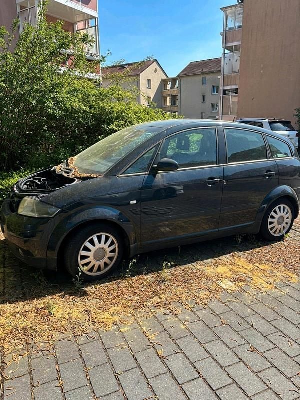 Second-hand Audi A2 75 CP (55 kW) 2003 Albastru Hatchback