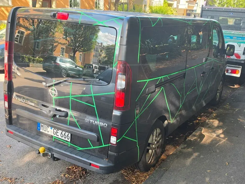 Gebraucht Opel Vivaro 125 PS (91 kW) 2015 Schwarz Van / Kleinbus