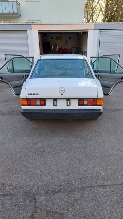 Gebraucht Mercedes 190 118 PS (86 kW) 1987 Weiß Limousine