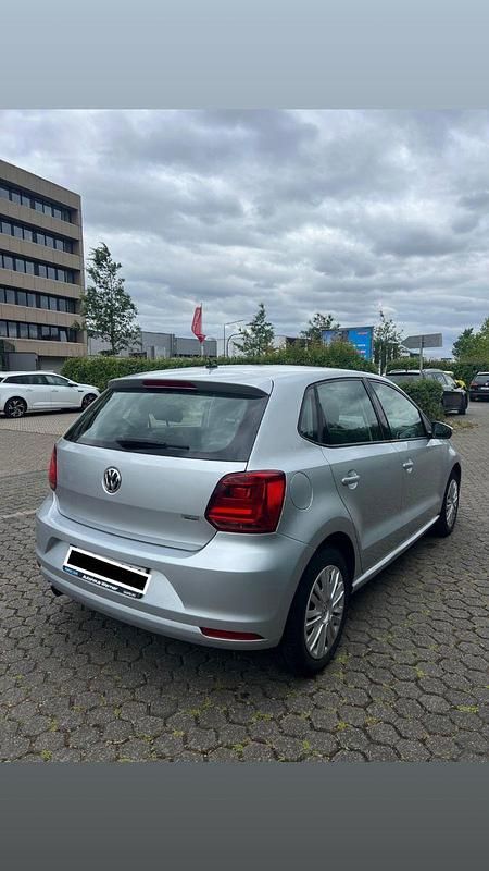 Silber Gebraucht 2017 VW Polo Comfortline Kleinwagen | 9.700 € (Guter Preis) - Bild 1/4
