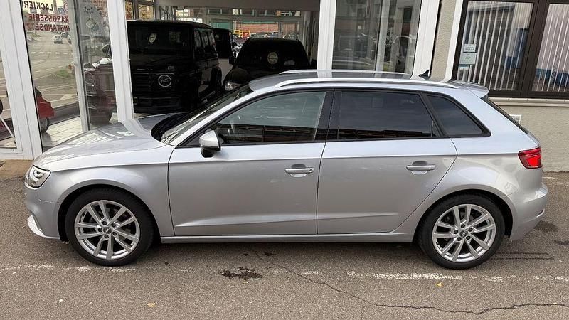 Gebraucht Audi A3 Sport 150 PS (110 kW) 2019 Florettsilber Limousine