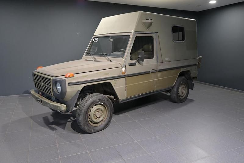 Grün olivgrün Gebraucht 1992 Mercedes G230 SUV | 18.900 € - Bild 1/4