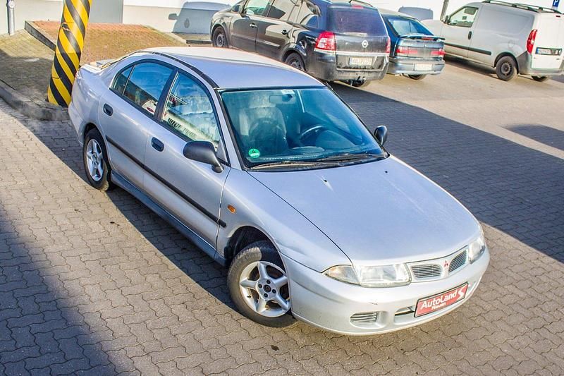Gebraucht Mitsubishi Carisma 90 PS (66 kW) 1998 Silber Limousine
