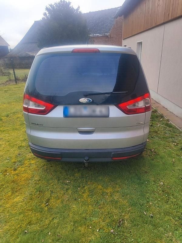 Gebraucht Ford Galaxy 140 PS (102 kW) 2008 Silber Van / Kleinbus
