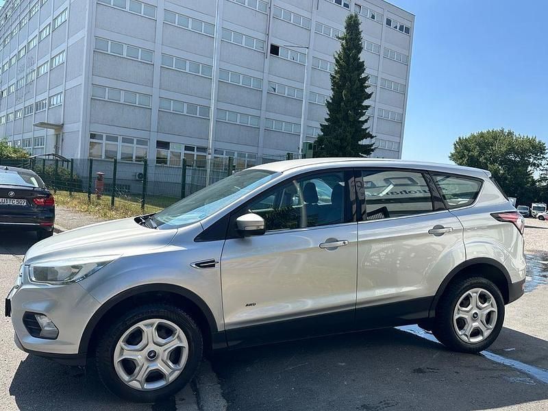 Gebraucht Ford Kuga Trend 150 PS (110 kW) 2017 Silber SUV