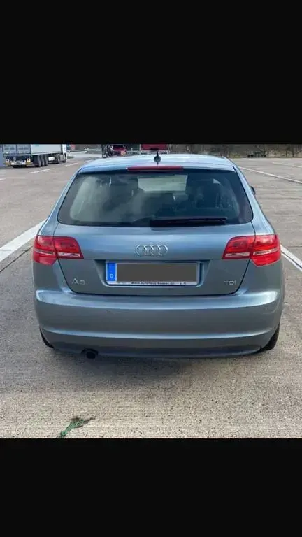 Gebraucht Audi A3 Attraction 140 PS (102 kW) 2011 Grau Kleinwagen