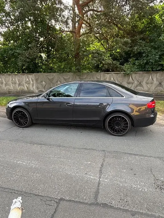 Gebraucht Audi A4 Ambiente 170 PS (125 kW) 2013 Schwarz Limousine