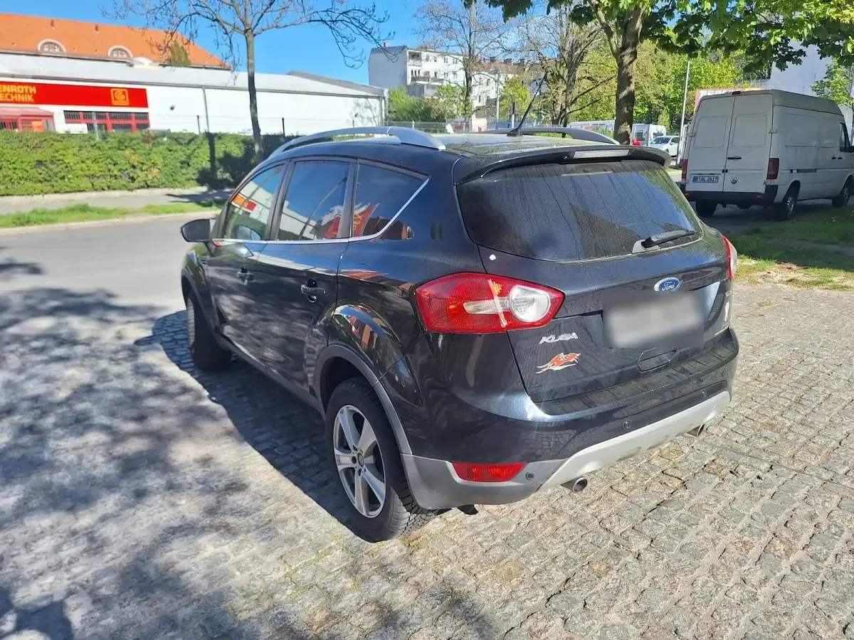 Używany Ford Kuga 140 KM (102 kW) 2012 Czarny SUV