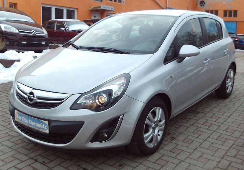 Gebraucht Opel Corsa Innovation 101 PS (74 kW) 2014 Silber Limousine