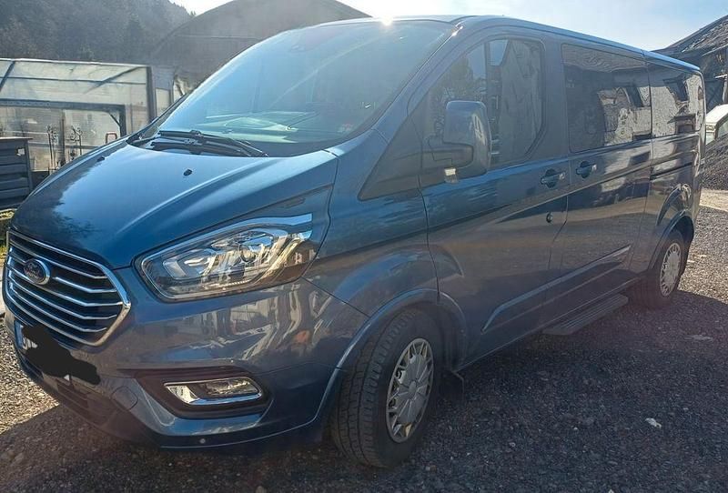 Gebraucht Ford Tourneo 131 PS (96 kW) 2018 Blau Van / Kleinbus