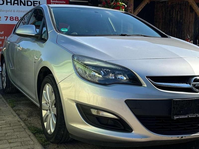 Gebraucht Opel Astra Active 101 PS (74 kW) 2013 Grau Kleinwagen