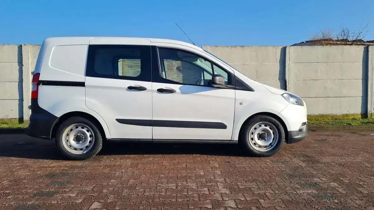 Gebraucht Ford Transit 75 PS (55 kW) 2021 Weiß Van / Kleinbus