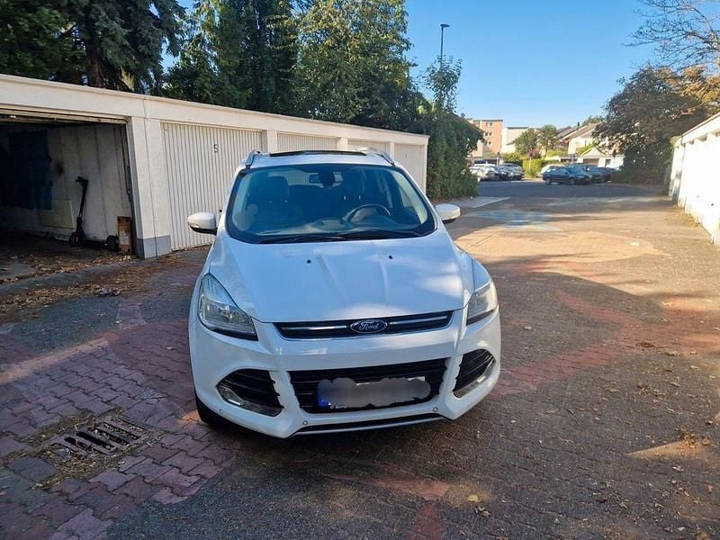 Weiß Gebraucht 2014 Ford Kuga Trend SUV | 9.500 € (Guter Preis) - Bild 1/4