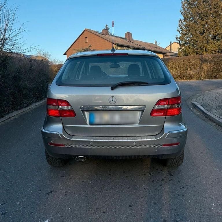 Gebraucht Mercedes B200 140 PS (102 kW) 2007 Grau Van / Kleinbus